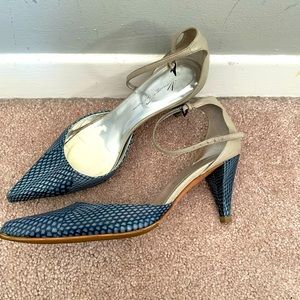 Kenneth Cole New York kitten heels. Sz 6. Blue and grey